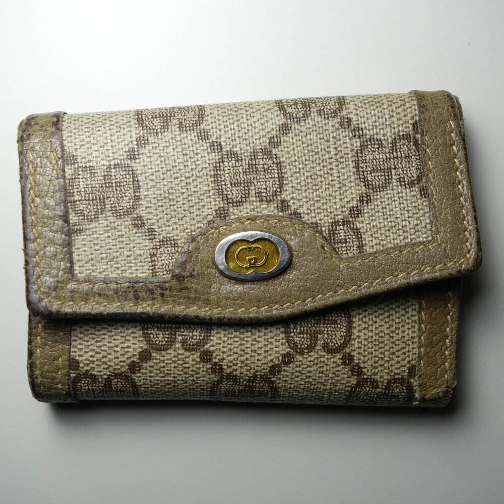 Vintage Gucci GG Monogram 6 Ring Key Holder Made In Italy, Sz 2.75 in x 3.75 in